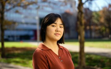 photo of Teresa Gao, outside 